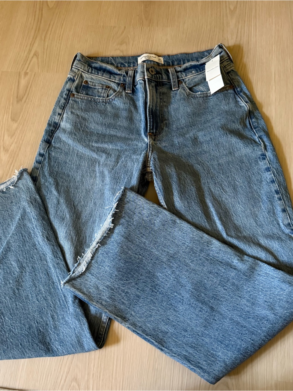 Abercrombie low rise baggy jean